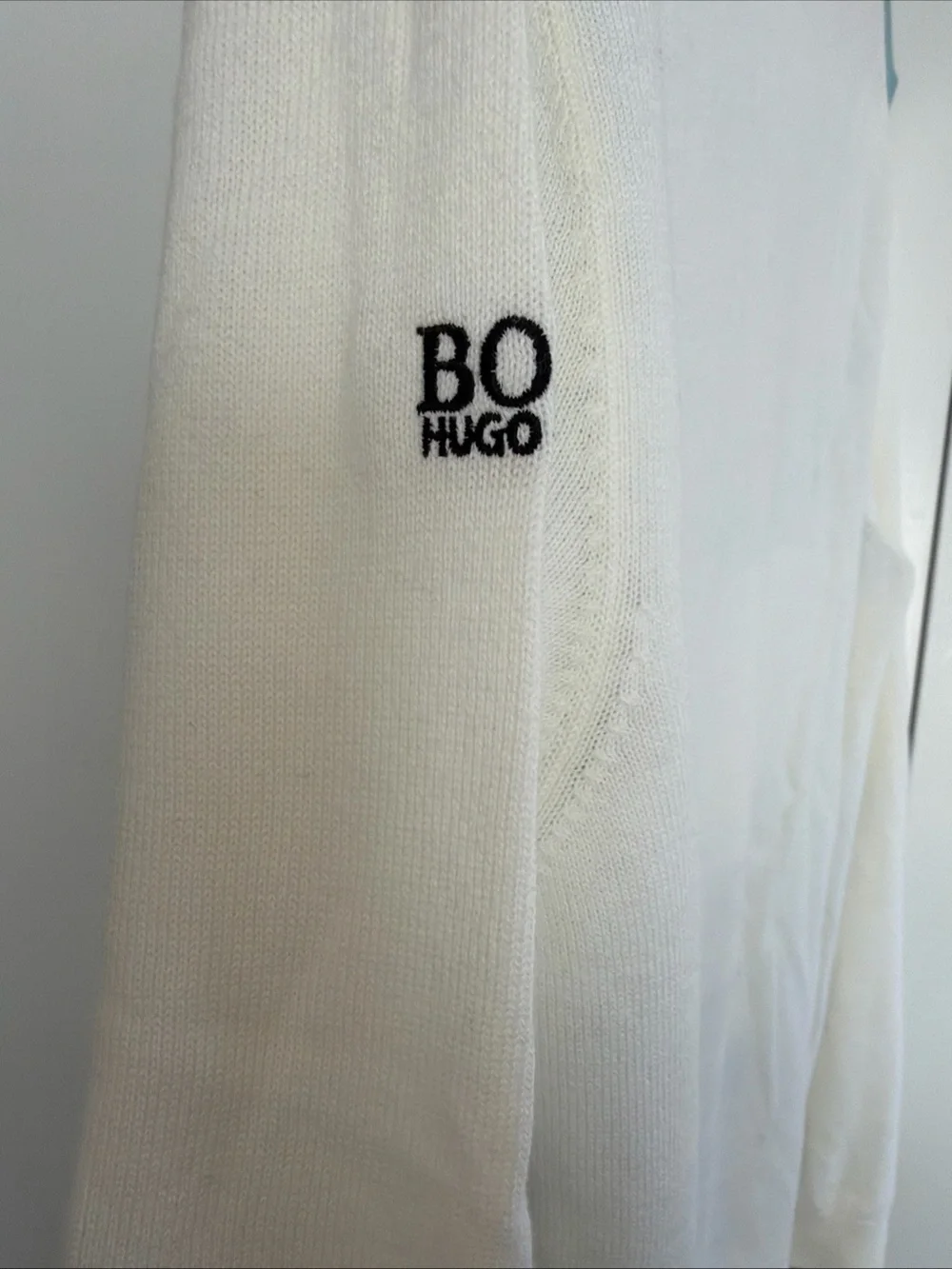 Hugo Boss lightweight neck